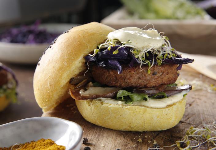 Mini Burger Deluxe con shiitake, col lombarda y salsa curry