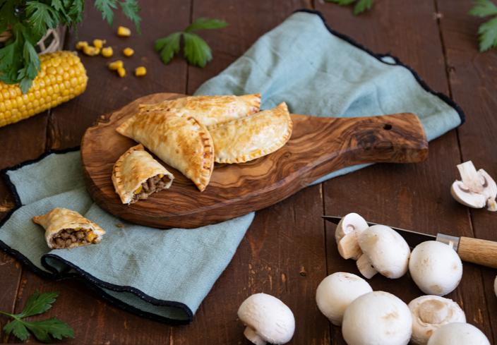 Empanadillas de carne picada con champiñones y maíz