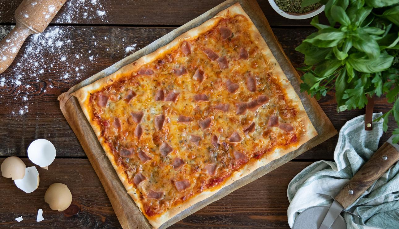 Pizza jamón y queso