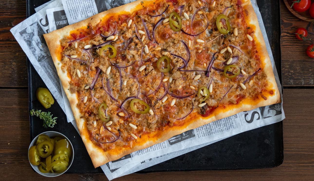 Pizza de atún