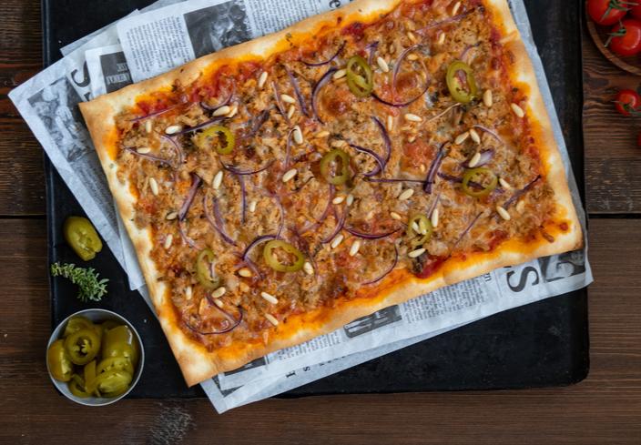Pizza de atún