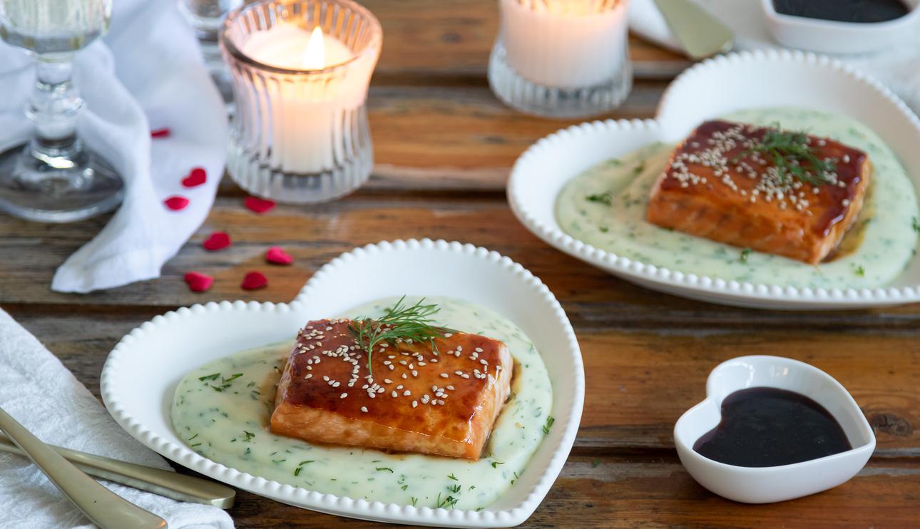 Puré parmentier al eneldo con salmón a la miel