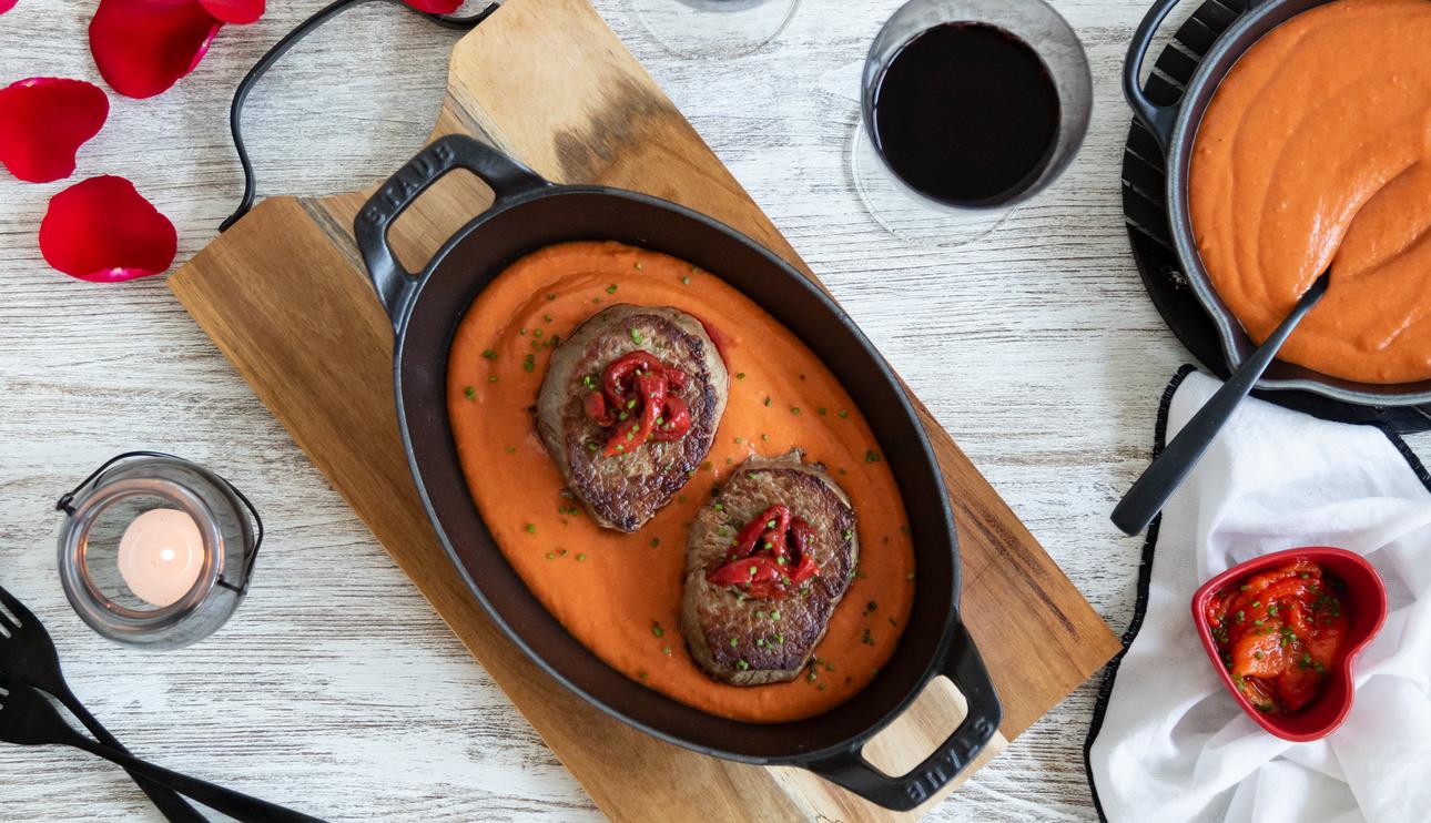 Patatas a la parmentier con solomillo y pimientos confitados