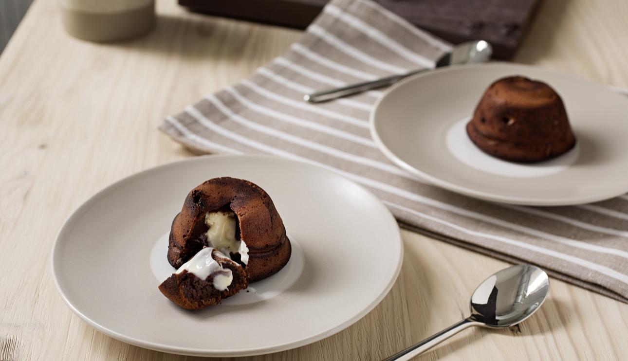 Volcán de chocolate relleno de chocolate blanco con Thermomix® (TM6, TM5)