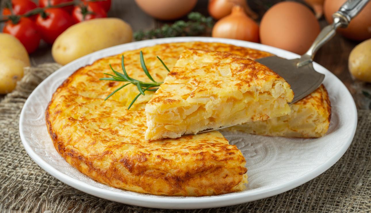 Tortilla de patatas con cebolla