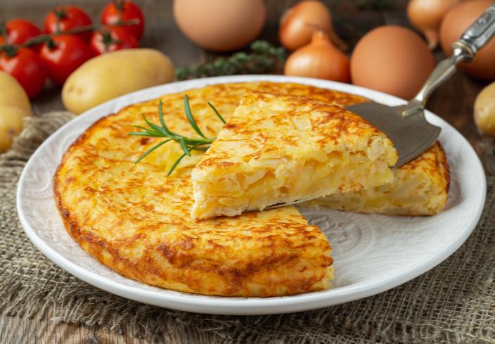 Tortilla de patatas con cebolla