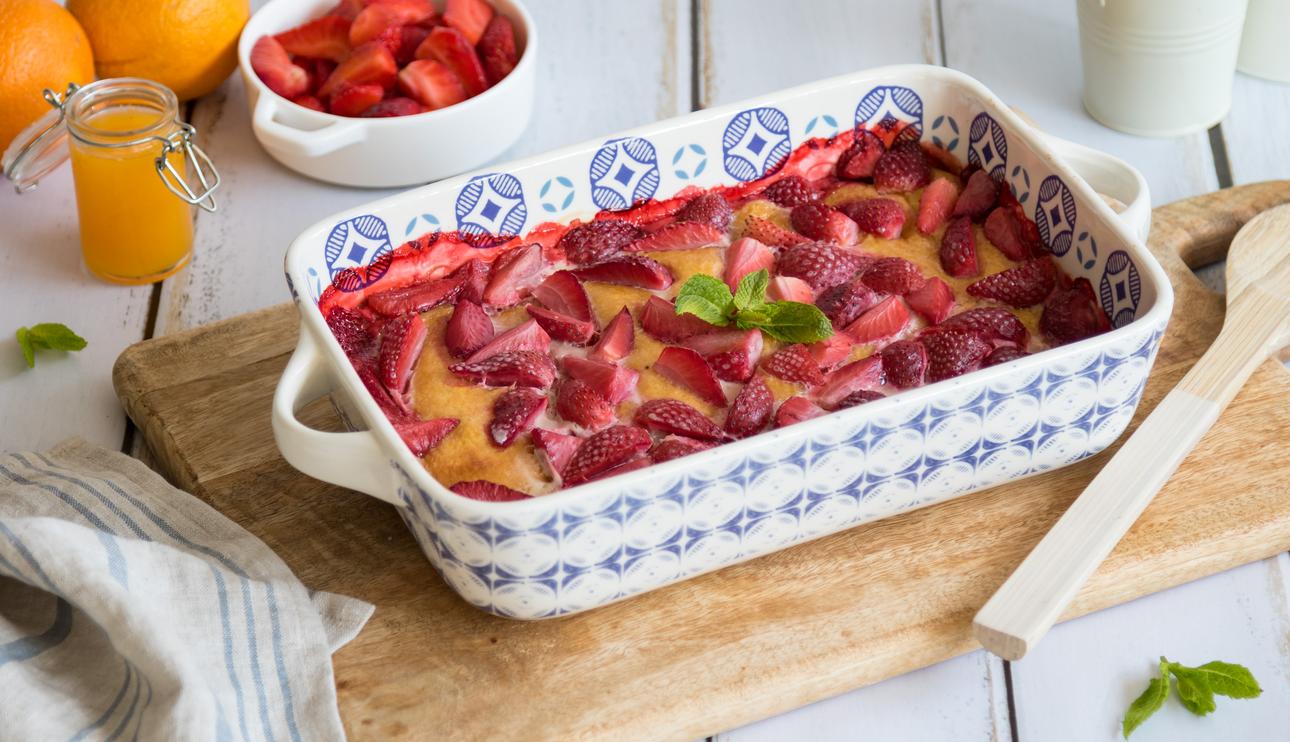 Tarta de leche condensada y naranja con fresas