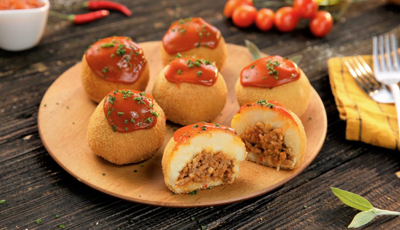 Bolas de patata rellenas