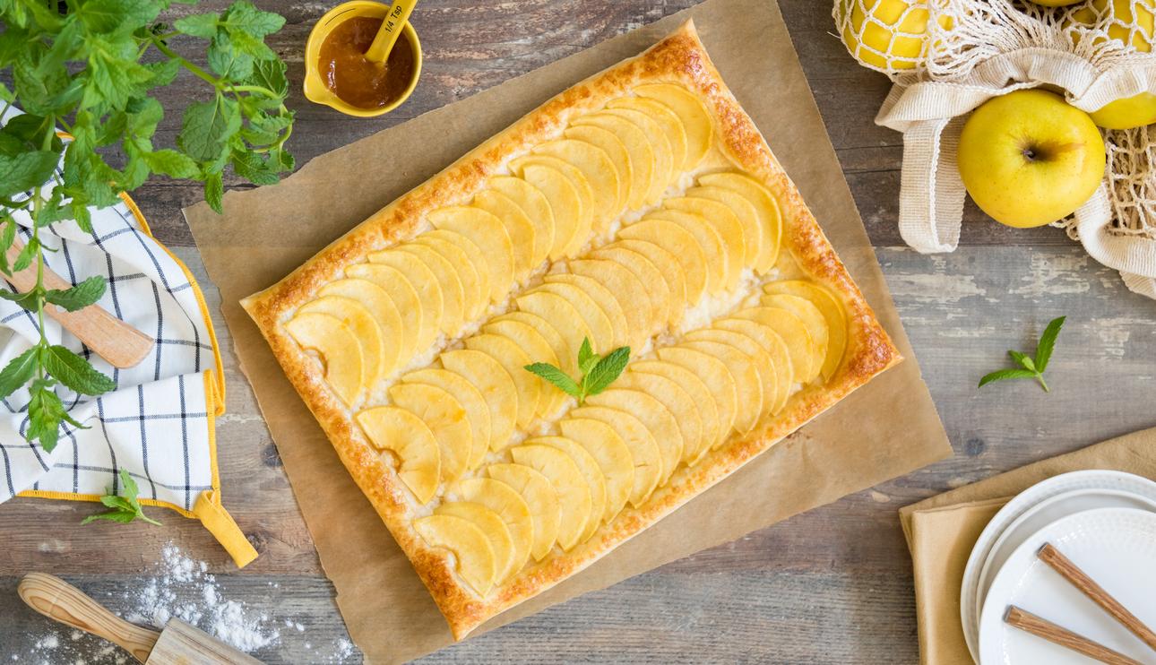 Tarta de manzana con hojaldre y crema pastelera