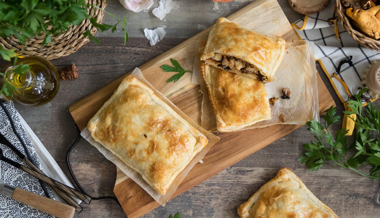 Hojaldre de rape y setas