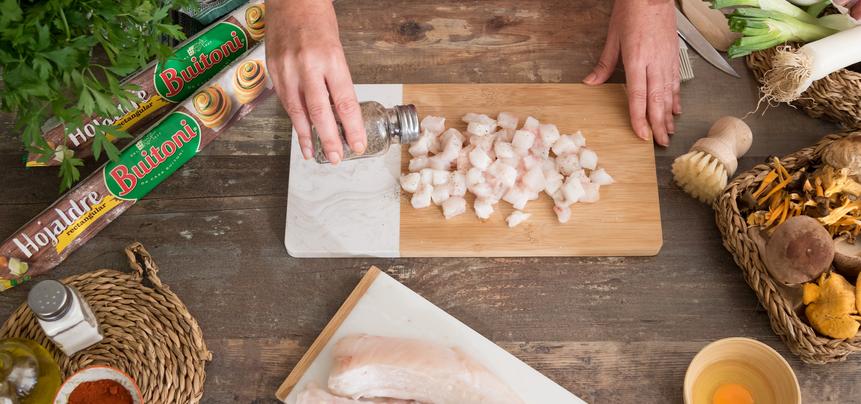 Hojaldre de rape y setas