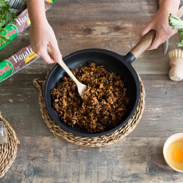 Hojaldre de rape y setas