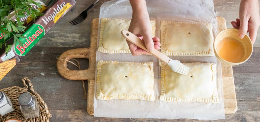 Hojaldre de rape y setas