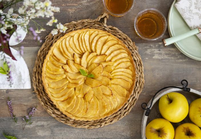 Tarta de manzana con crema pastelera y masa quebrada