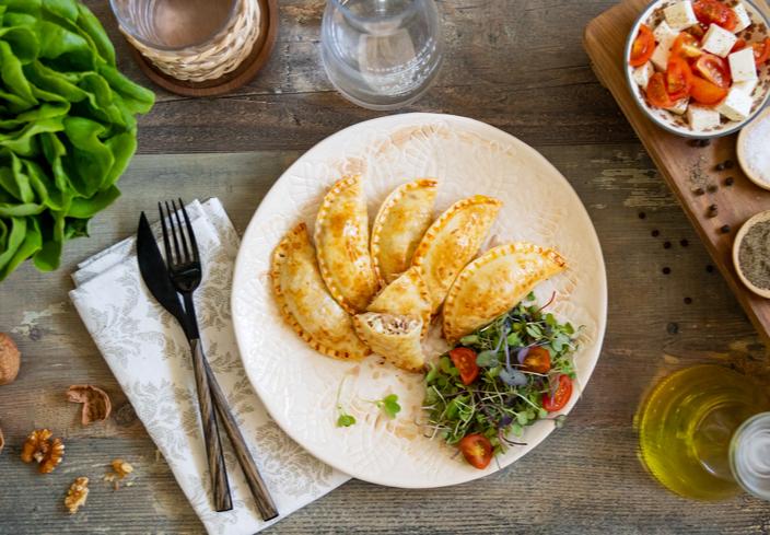 Empanadillas de jamón york y queso fresco