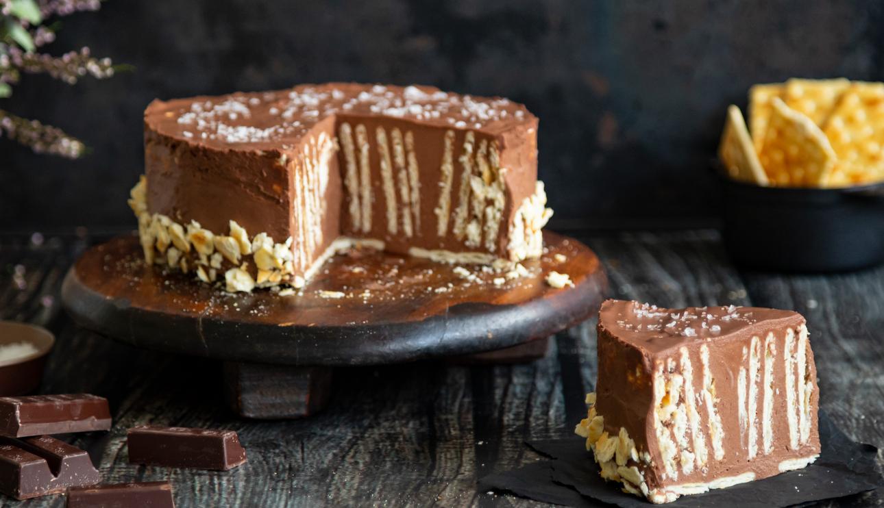 Tarta de chocolate y galletas saladas sin horno