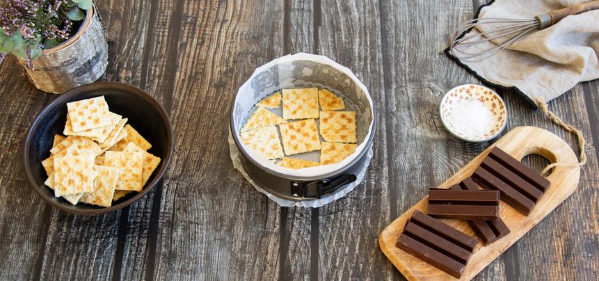 Tarta de chocolate y galletas saladas sin horno