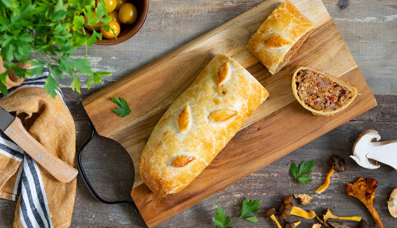 Hojaldre relleno de carne y setas