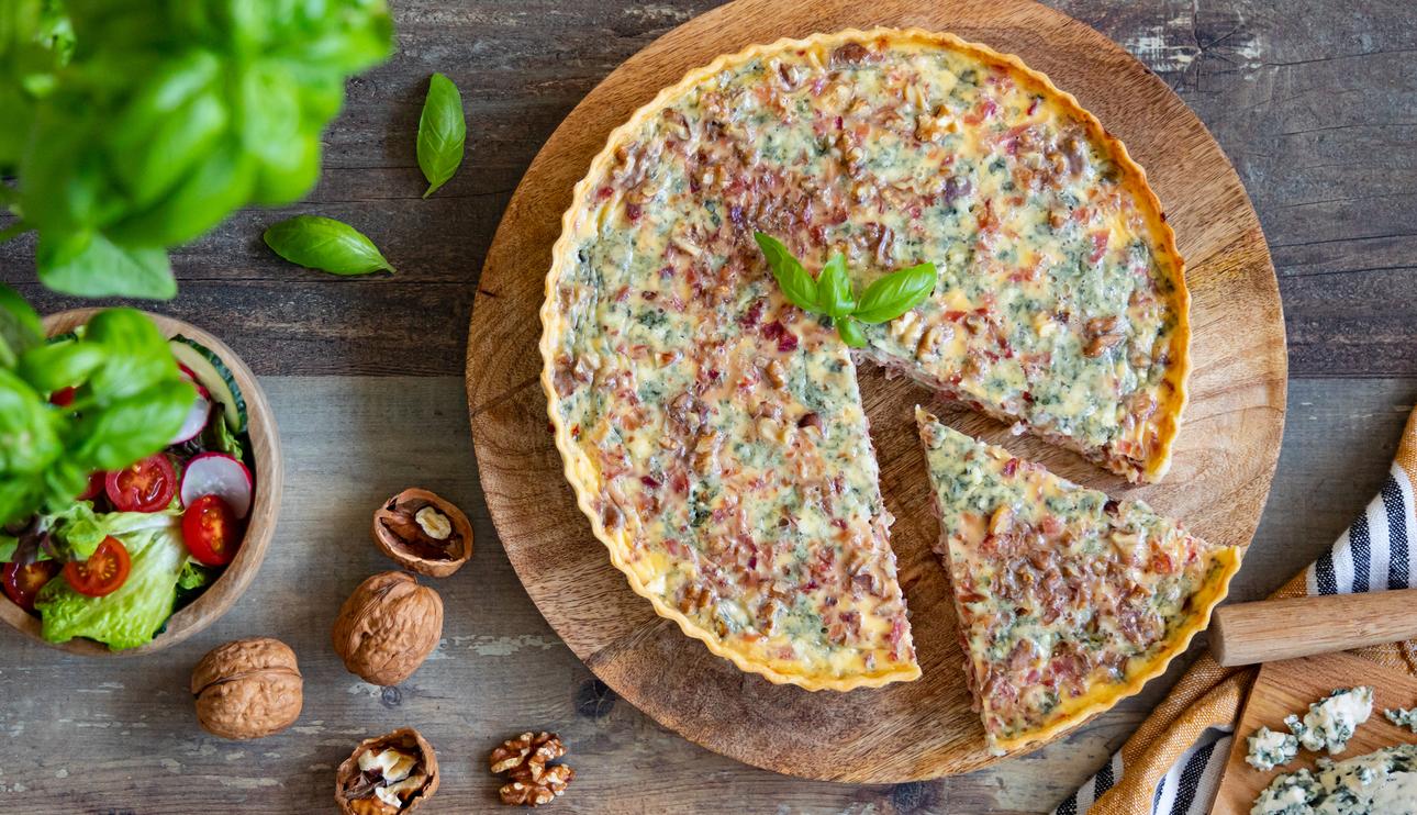 Quiche de jamón y queso azul con nueces