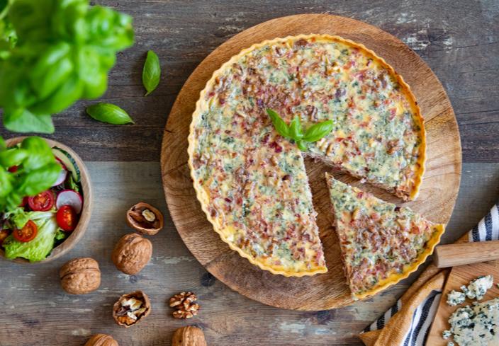 Quiche de jamón y queso azul con nueces