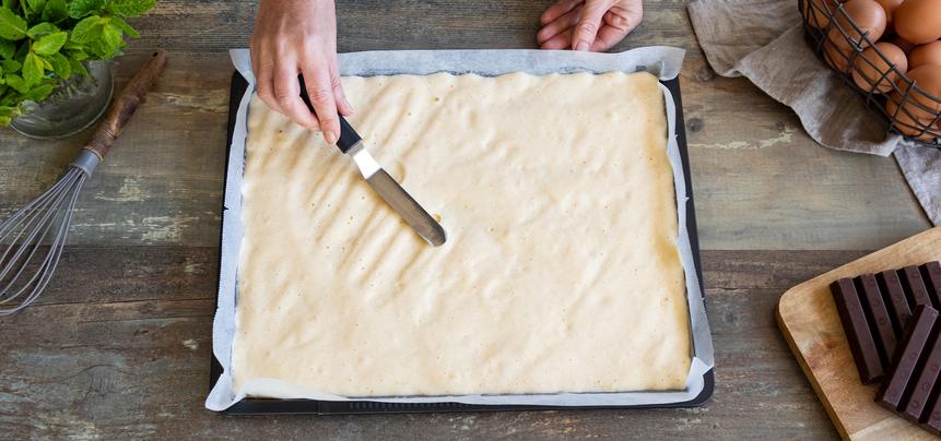 Pastel rayado de chocolate