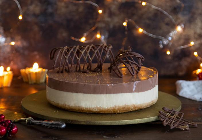 Tarta de turrón y chocolate con leche