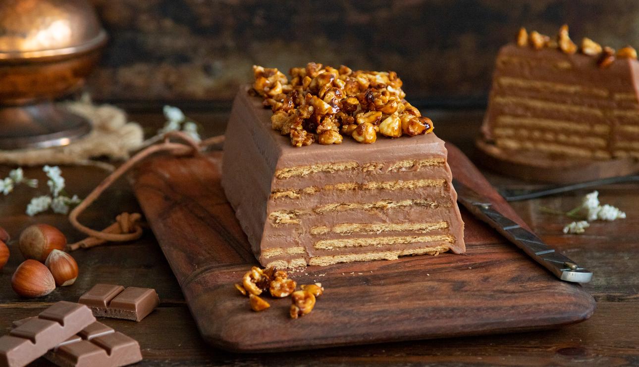 Tarta de galletas y chocolate praliné