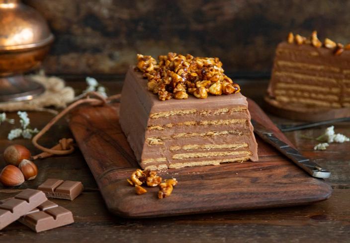 Tarta de galletas y chocolate praliné