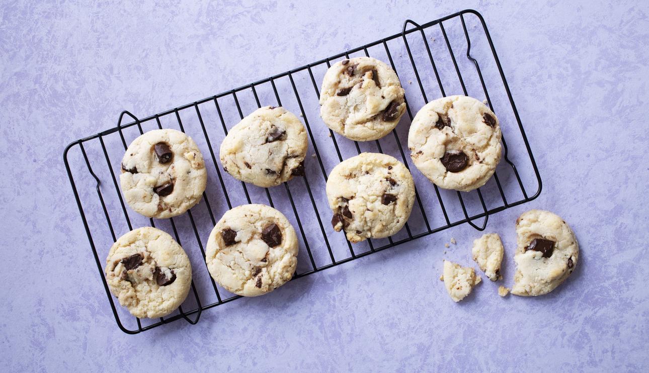 Galletas de chocolate blanco con pepitas negras con Thermomix©(TM6, TM5, TM31)