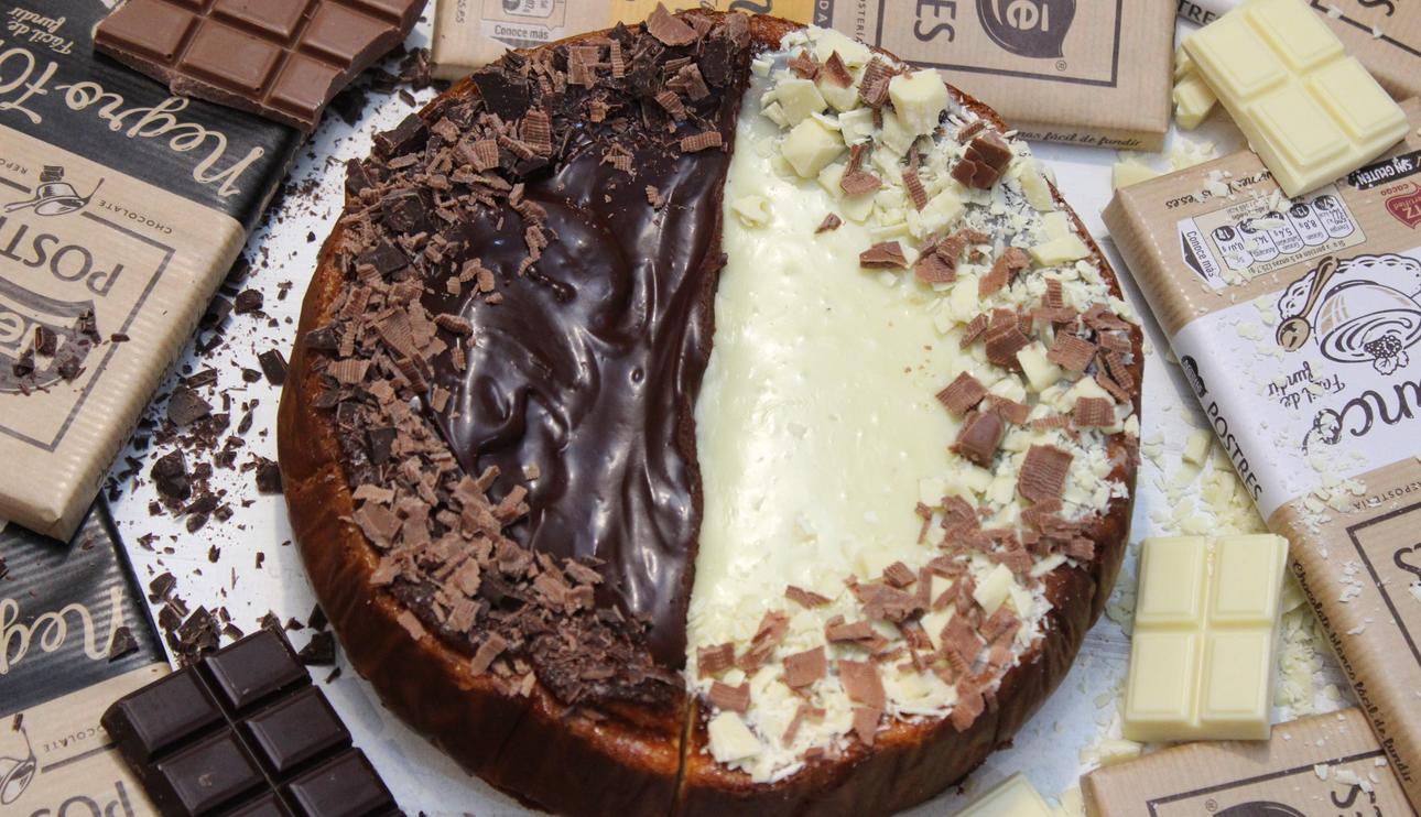 Cheesecake de chocolate negro y blanco