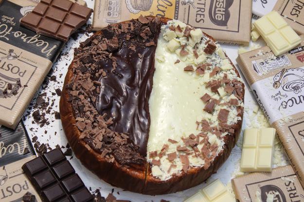 Cheesecake de chocolate negro y blanco
