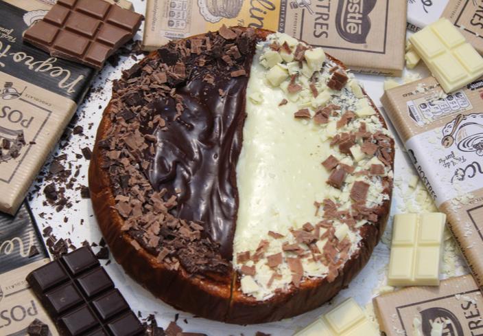 Cheesecake de chocolate negro y blanco