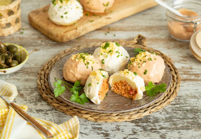 Bolas de patata rellenas de atún