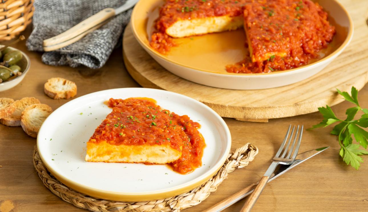 Tortilla en salsa de tomate