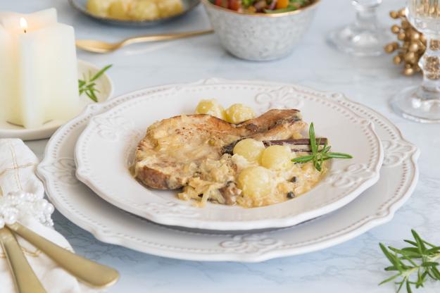 Chuleta de cerdo con salsa de uvas con cava
