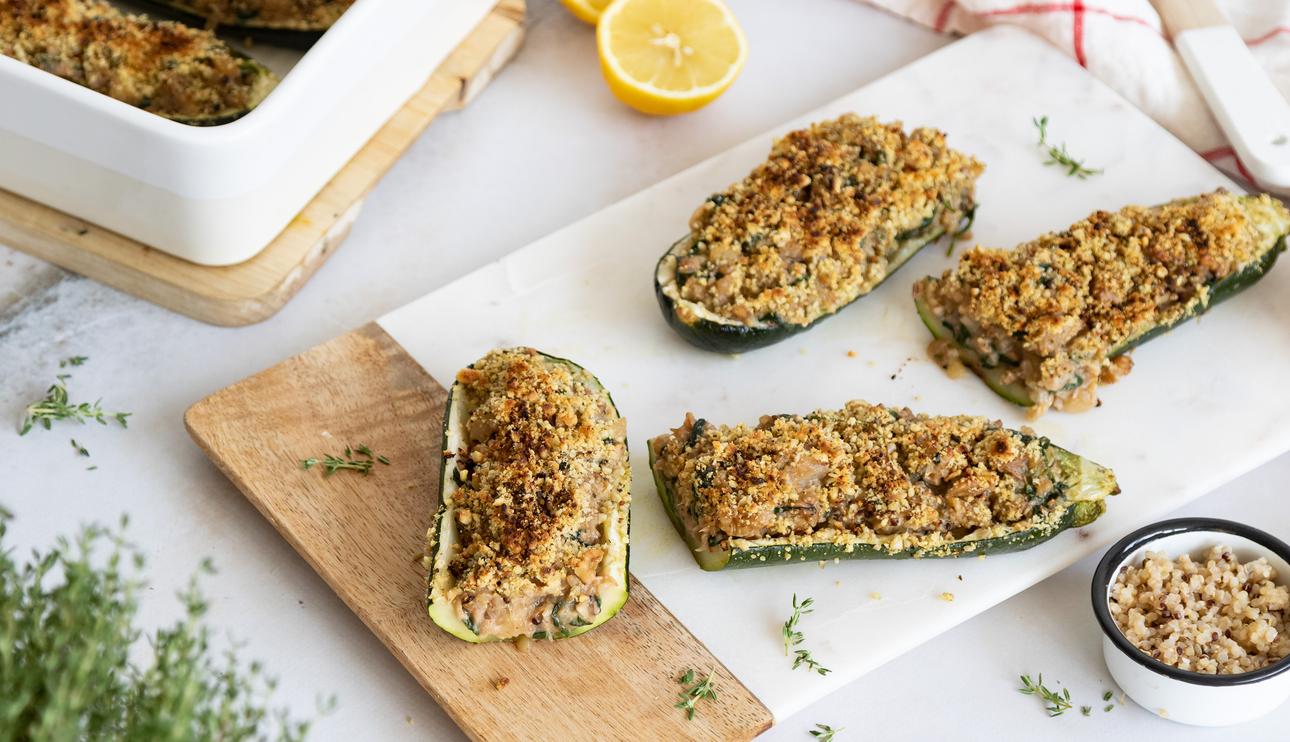 Calabacines rellenos de quinoa y verduras