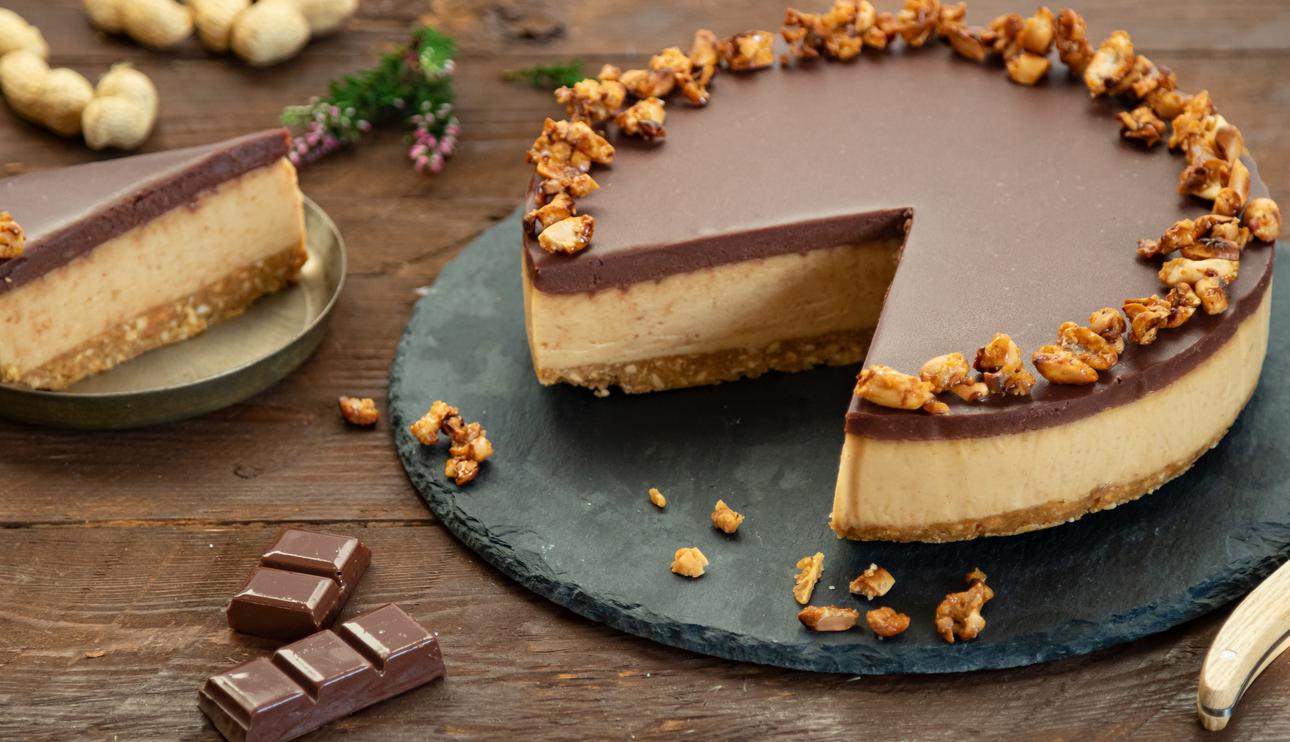 Tarta de chocolate y crema de cacahuete