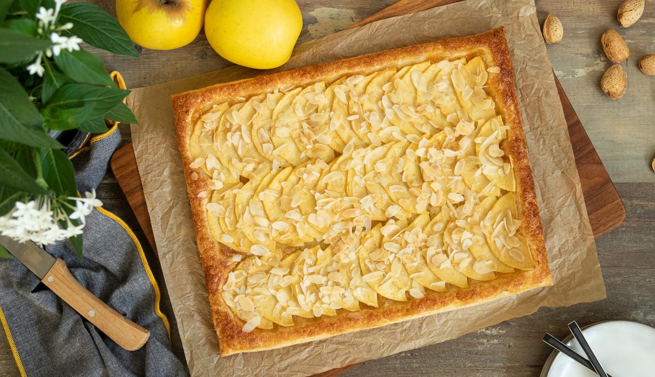 Tarta de manzana con almendras