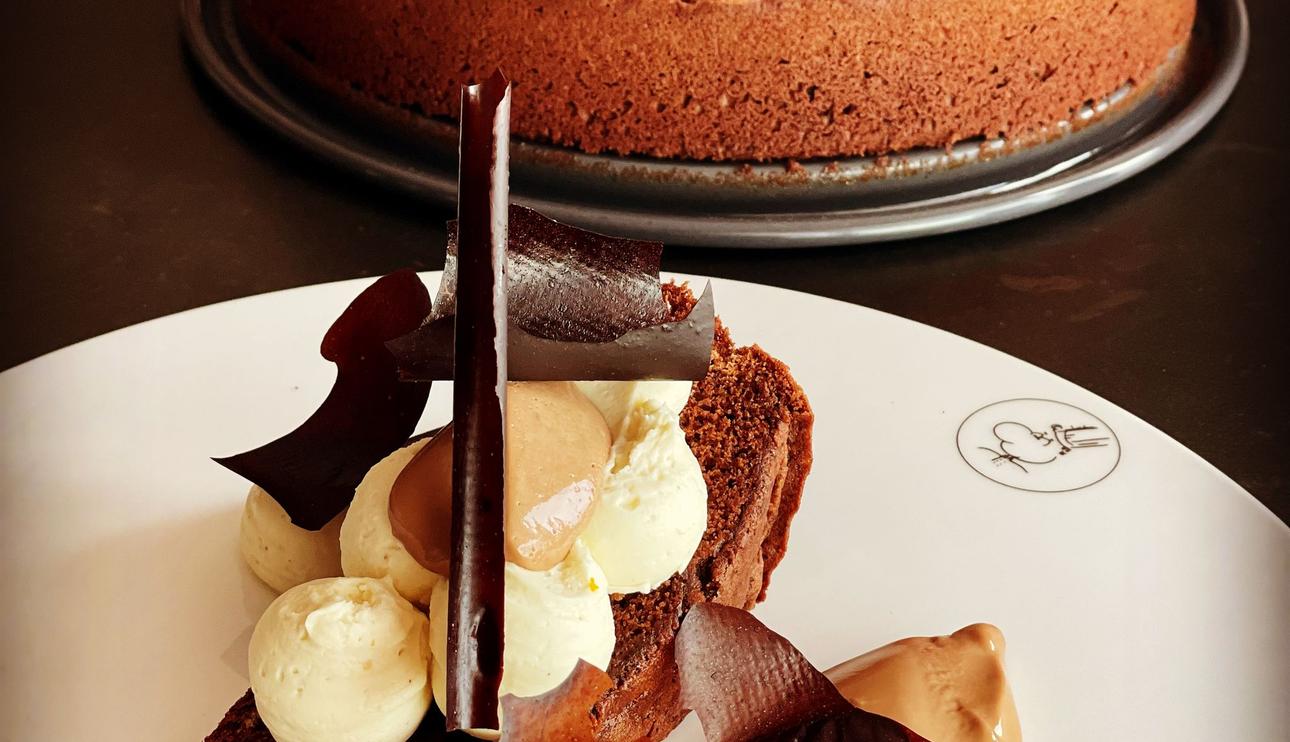 Bizcocho de chocolate con ganache montada y namelaka by Jordi Cruz