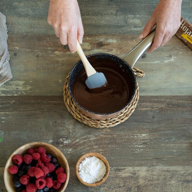 Corazón de hojaldre, trufa y frutos rojos