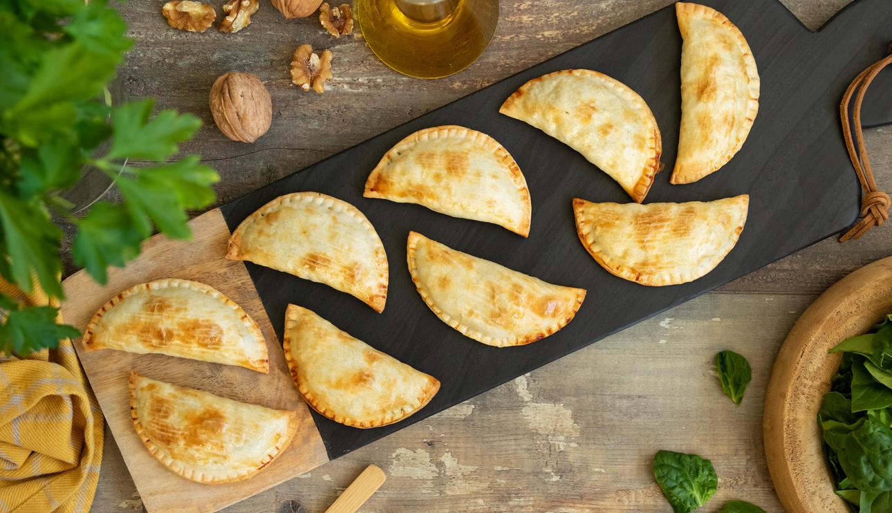 Empanadillas de espinacas y queso azul con nueces