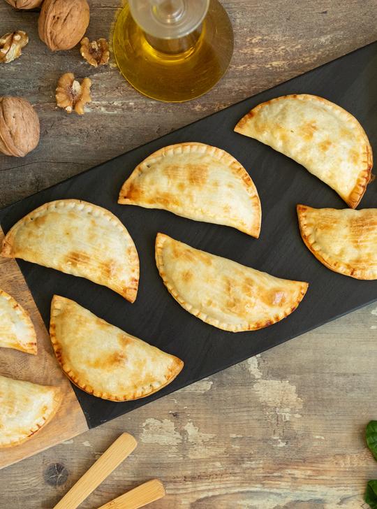 Empanadillas de espinacas y queso azul con nueces