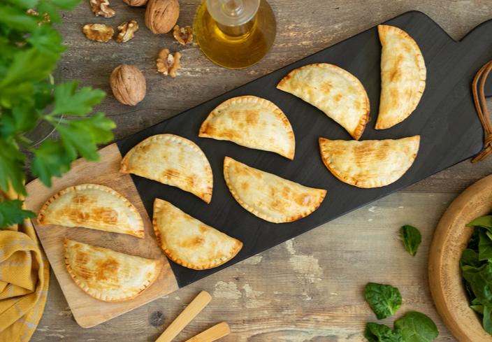 Empanadillas de espinacas y queso azul con nueces