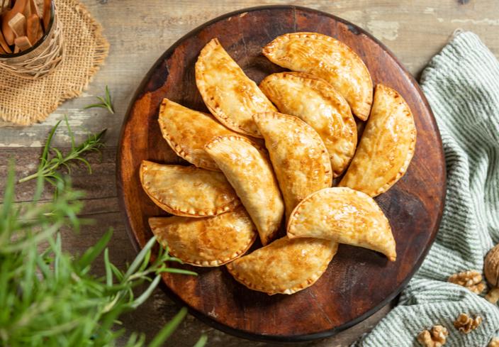Empanadillas de bacon y queso azul con nueces