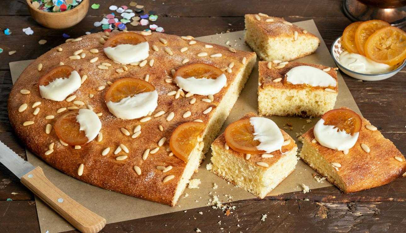 Coca de San Juan de chocolate blanco