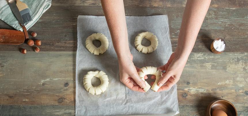 Coronas de hojaldre y chocolate