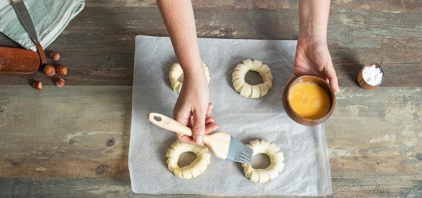 Coronas de hojaldre y chocolate