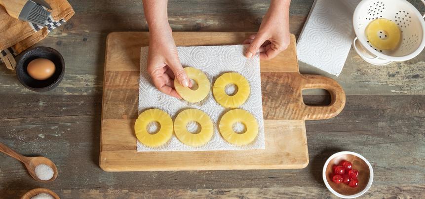 Mini tartas de piña con hojaldre