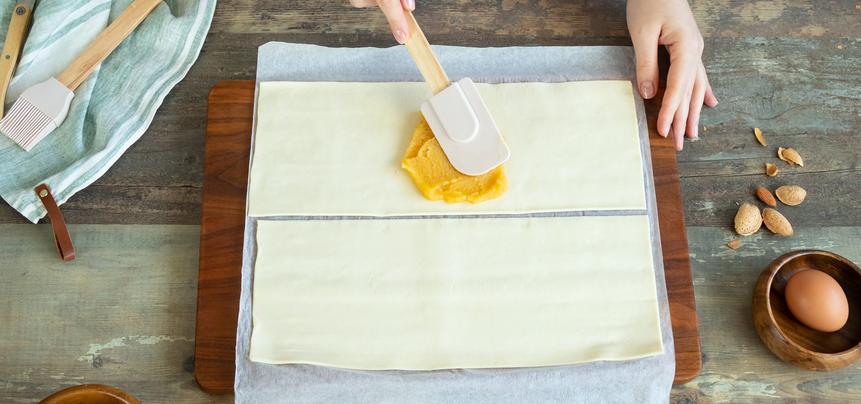 Hojaldre relleno de crema franchipana