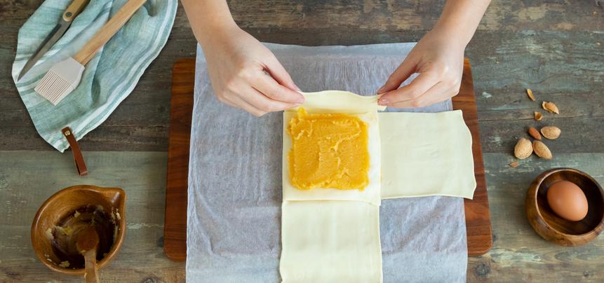 Hojaldre relleno de crema franchipana